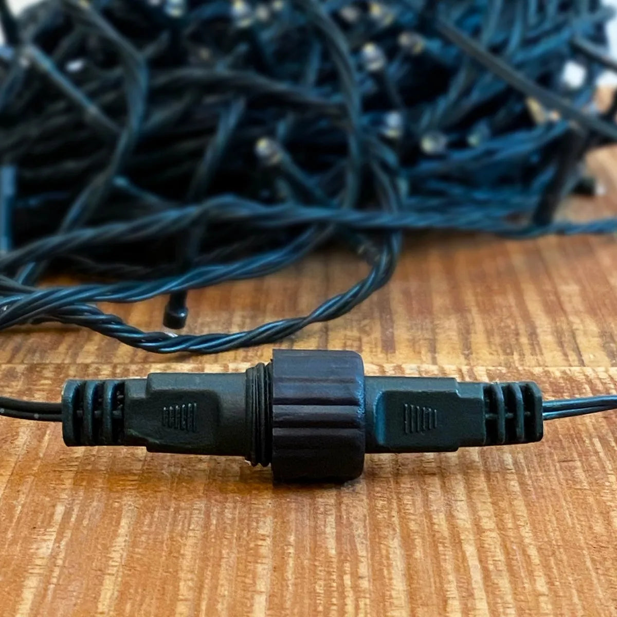 LED Weihnachtslichterkette 30 Meter 3,6 Watt für drinnen und draußen